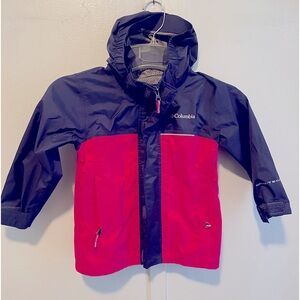 Columbia Jacket 3T Hood and Front Zip